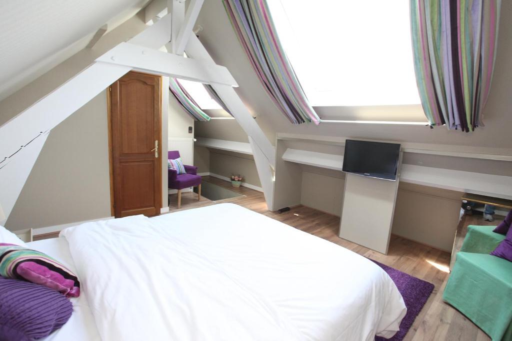 Saint Graal Bed & Breakfast Chamant Room photo