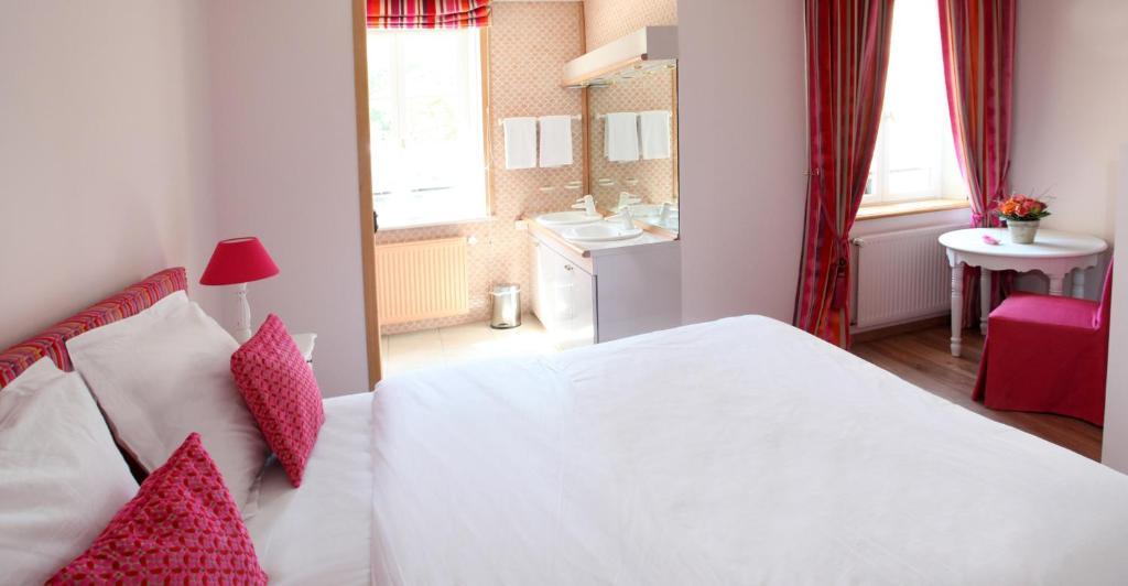 Saint Graal Bed & Breakfast Chamant Room photo