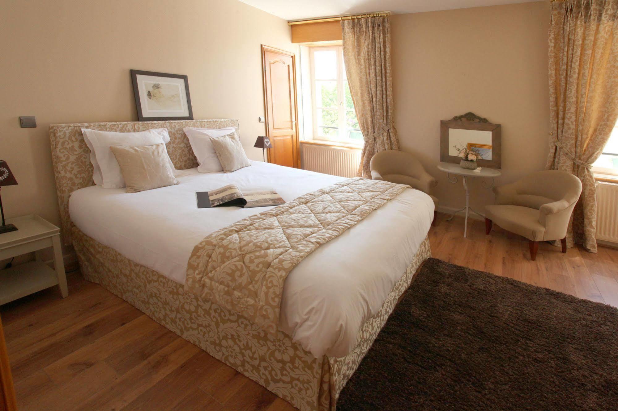 Saint Graal Bed & Breakfast Chamant Exterior photo