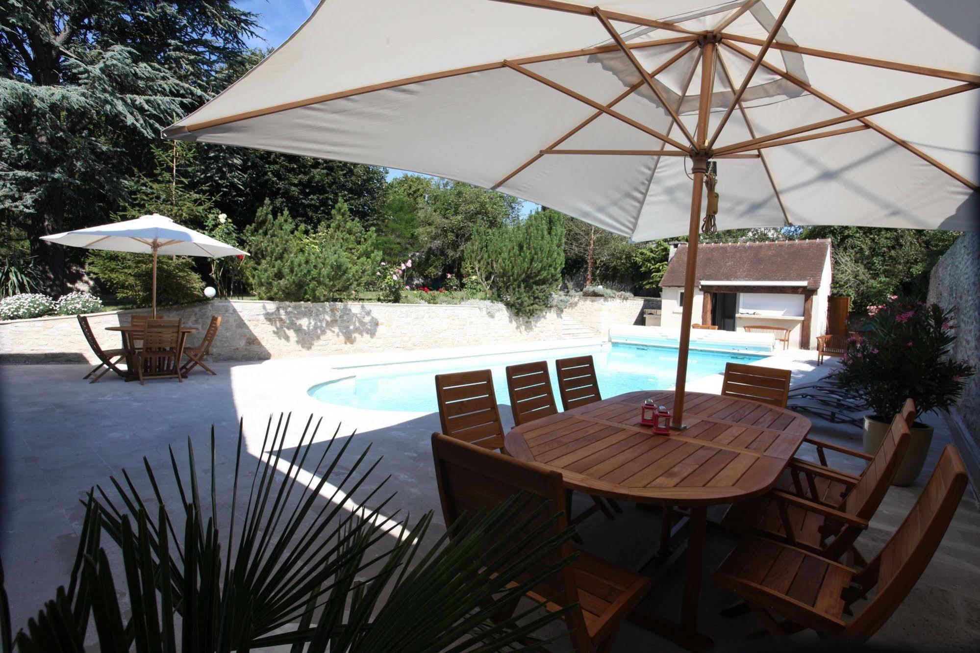 Saint Graal Bed & Breakfast Chamant Exterior photo