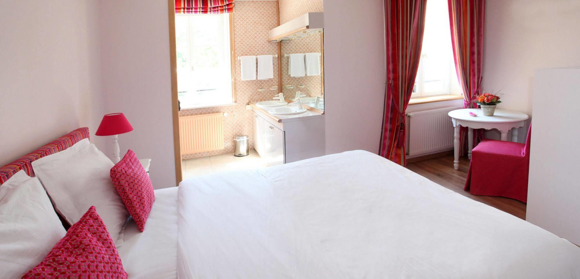 Saint Graal Bed & Breakfast Chamant Exterior photo