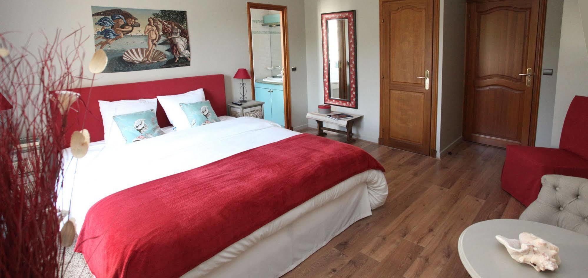 Saint Graal Bed & Breakfast Chamant Exterior photo