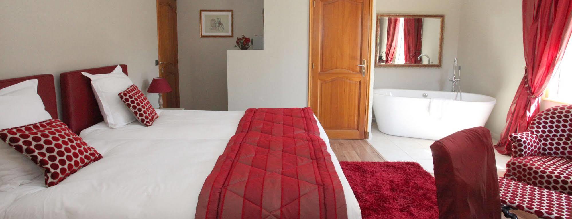 Saint Graal Bed & Breakfast Chamant Exterior photo